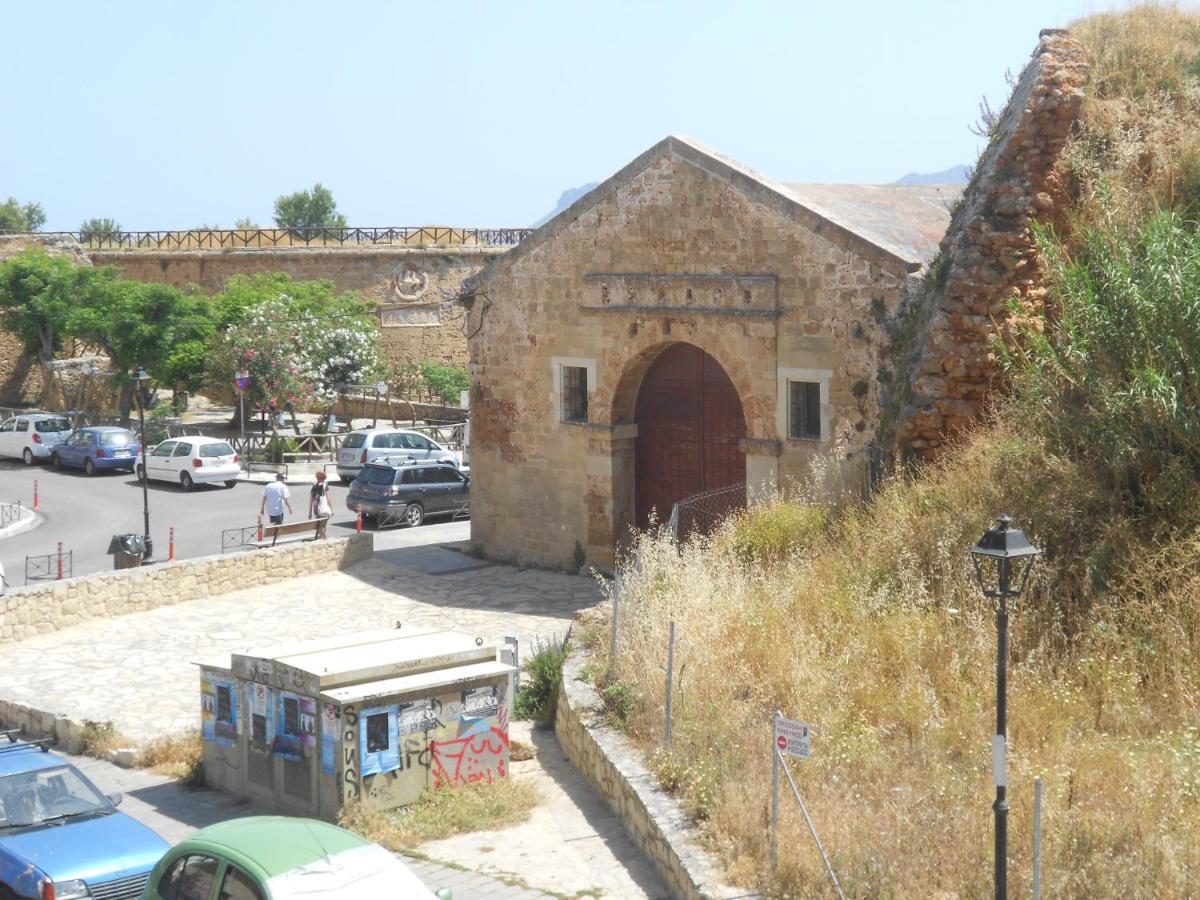 Domus Nicola Apartment Chania  Bagian luar foto